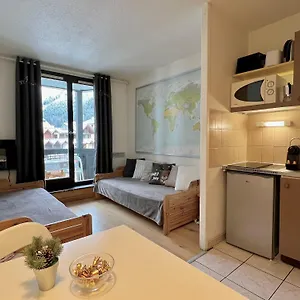 Le Balme Wifi/parking/balcony Apartment